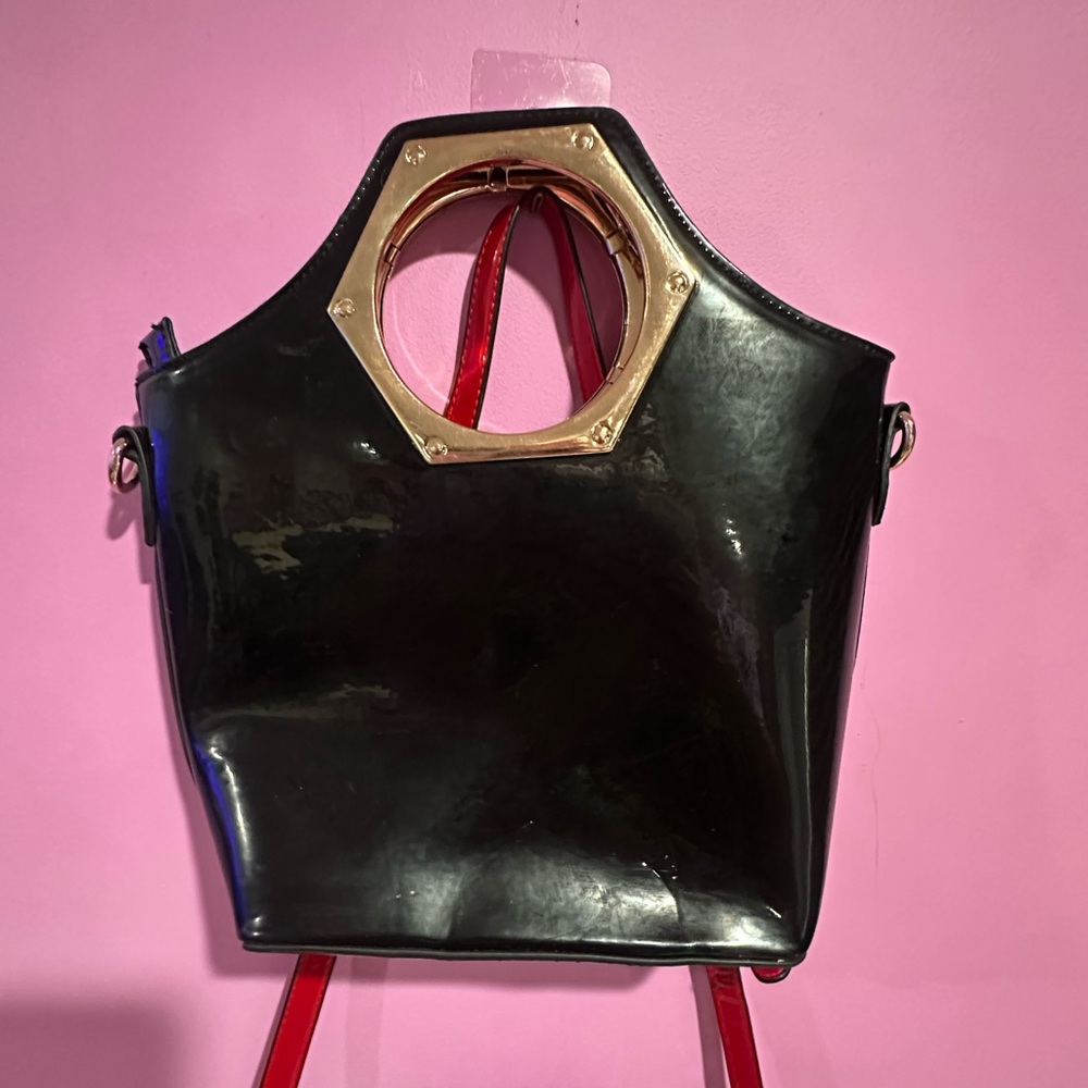 Elegant Black and Gold Women's Handbag